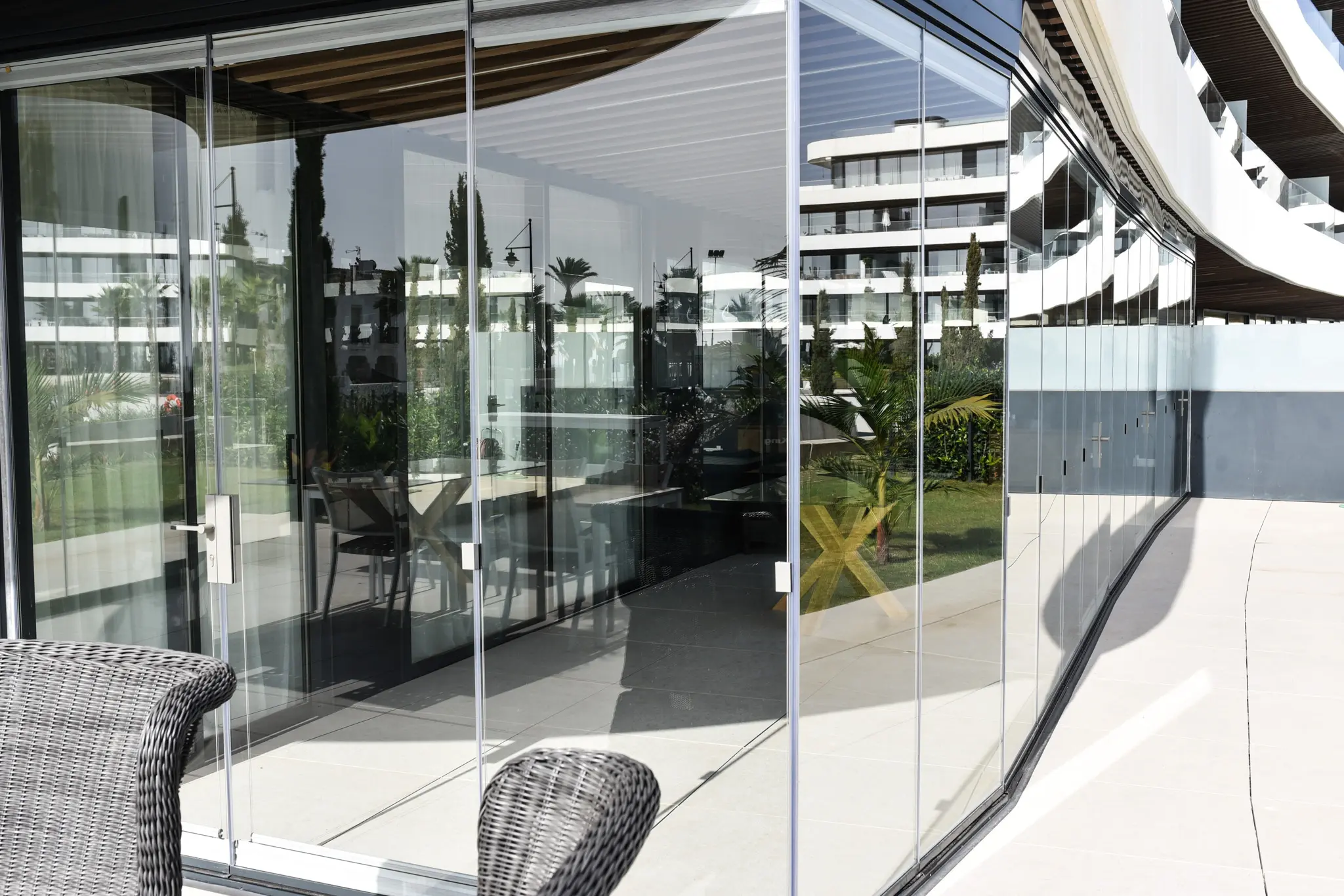 Vetrate panoramiche su attico con vista panoramica a Bari — VetratePremium