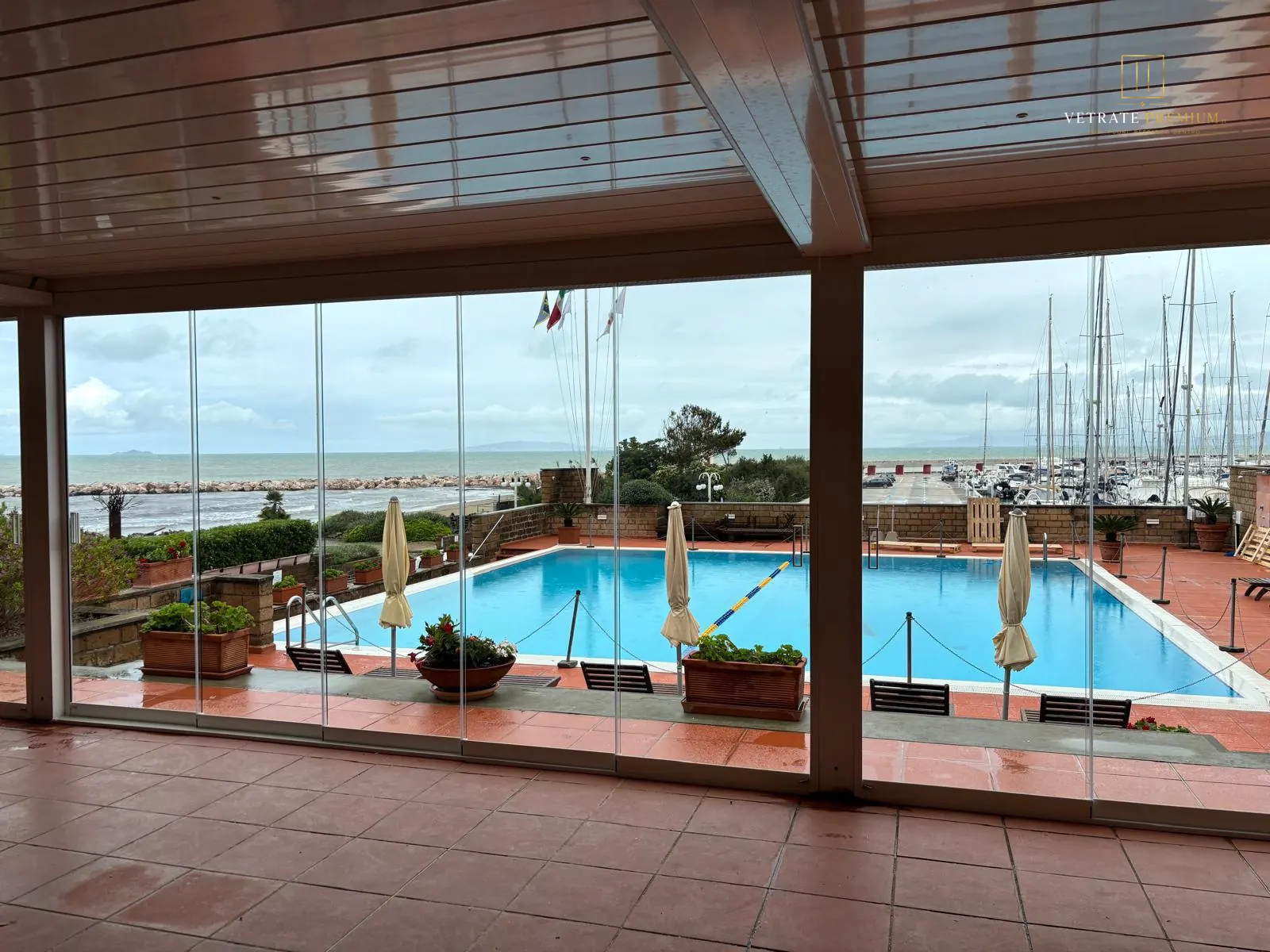 Tenda in PVC Crystal per dehors vista mare in Puglia — VetratePremium