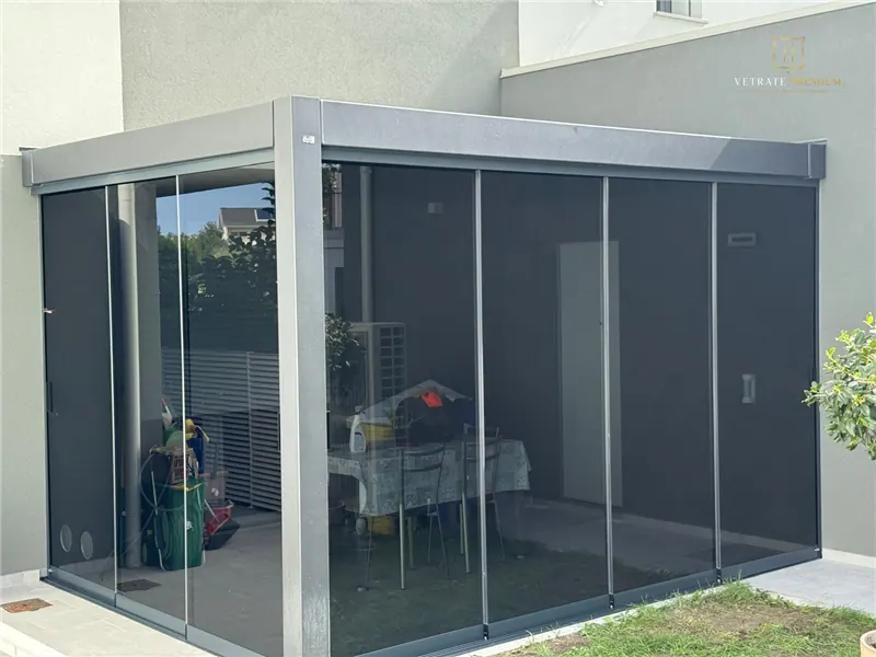 Pergola a Bari completata con schermature screen ZIP: privacy, ombra e protezione coordinate