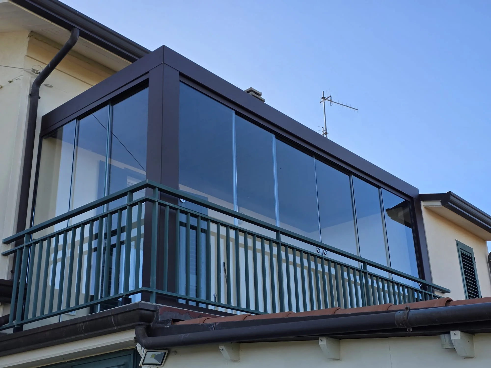 Vetrate scorrevoli per strutture ricettive — sistema VEPA INOX 304 — VetratePremium Puglia