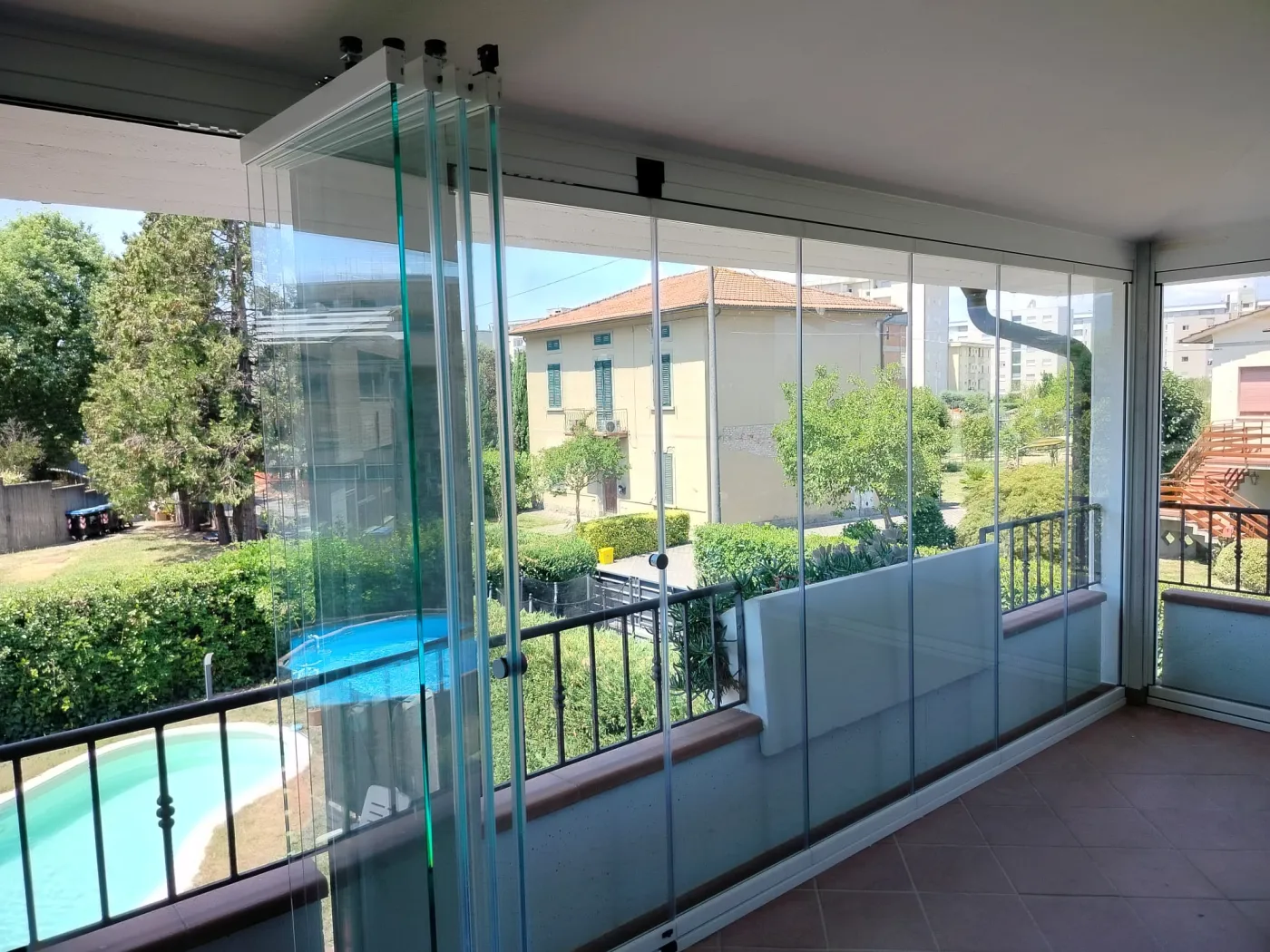 Serratura con chiave per vetrata panoramica a pacchetto